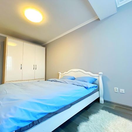 Luxury Central Flat Chisinau Exterior photo